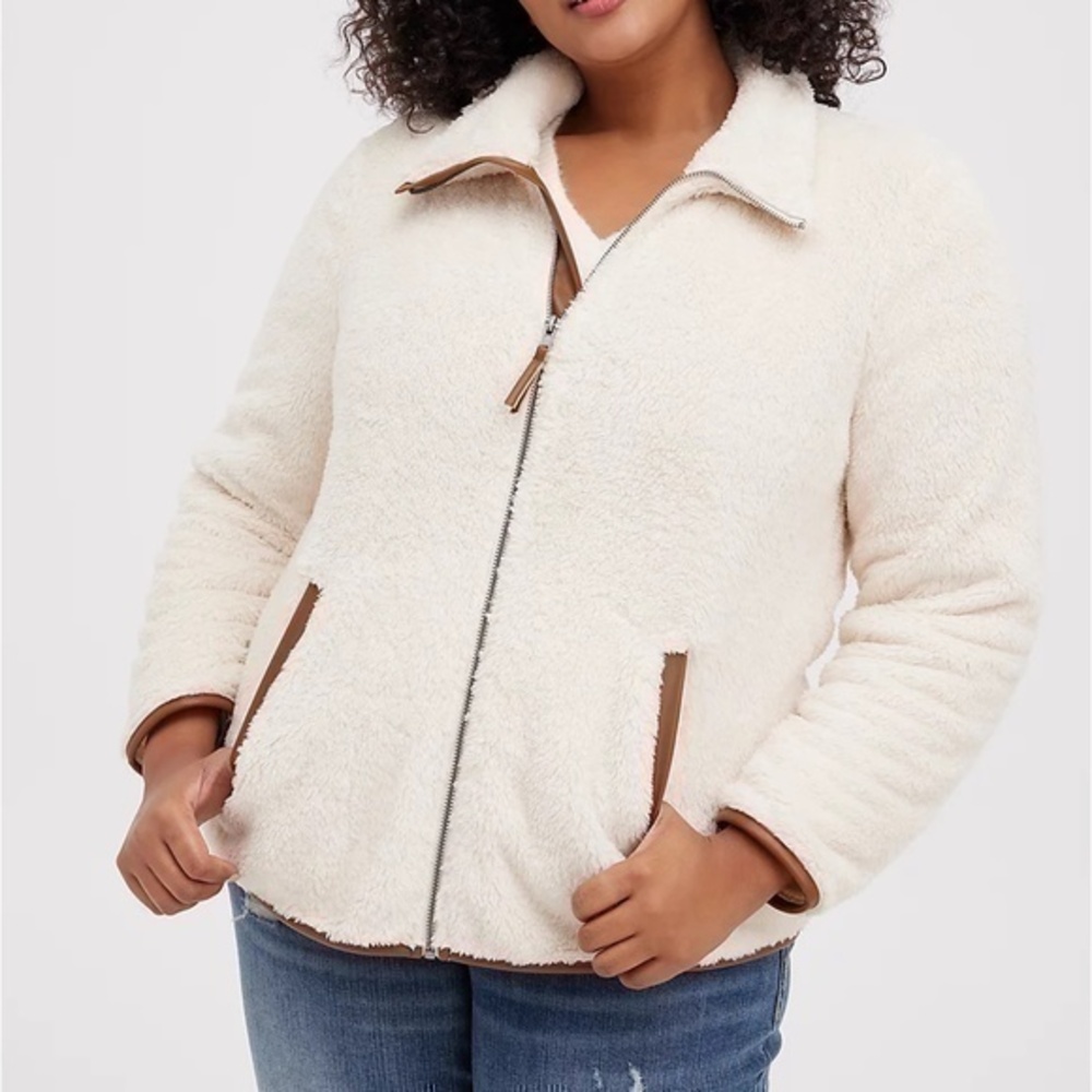 Torrid Zip Front Jacket Faux Shearling Contrast Trim Ivory sz 2 or 18/20 2X